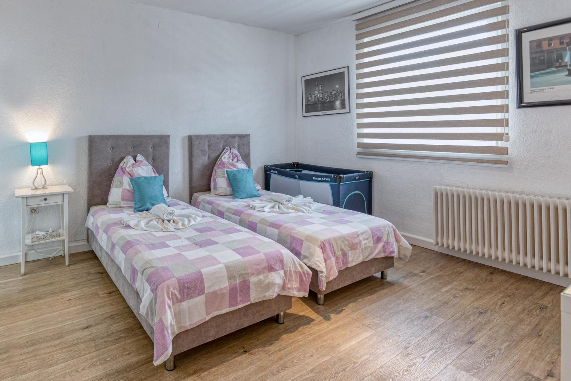 Touch Down Motel Lohmar Luaran gambar