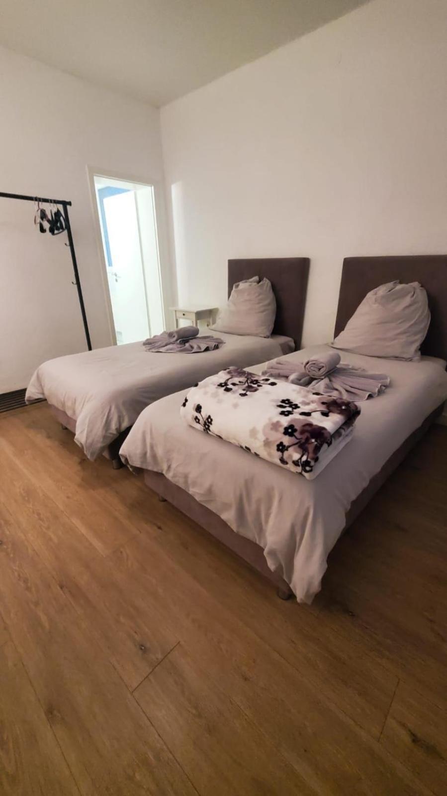 Touch Down Motel Lohmar Luaran gambar