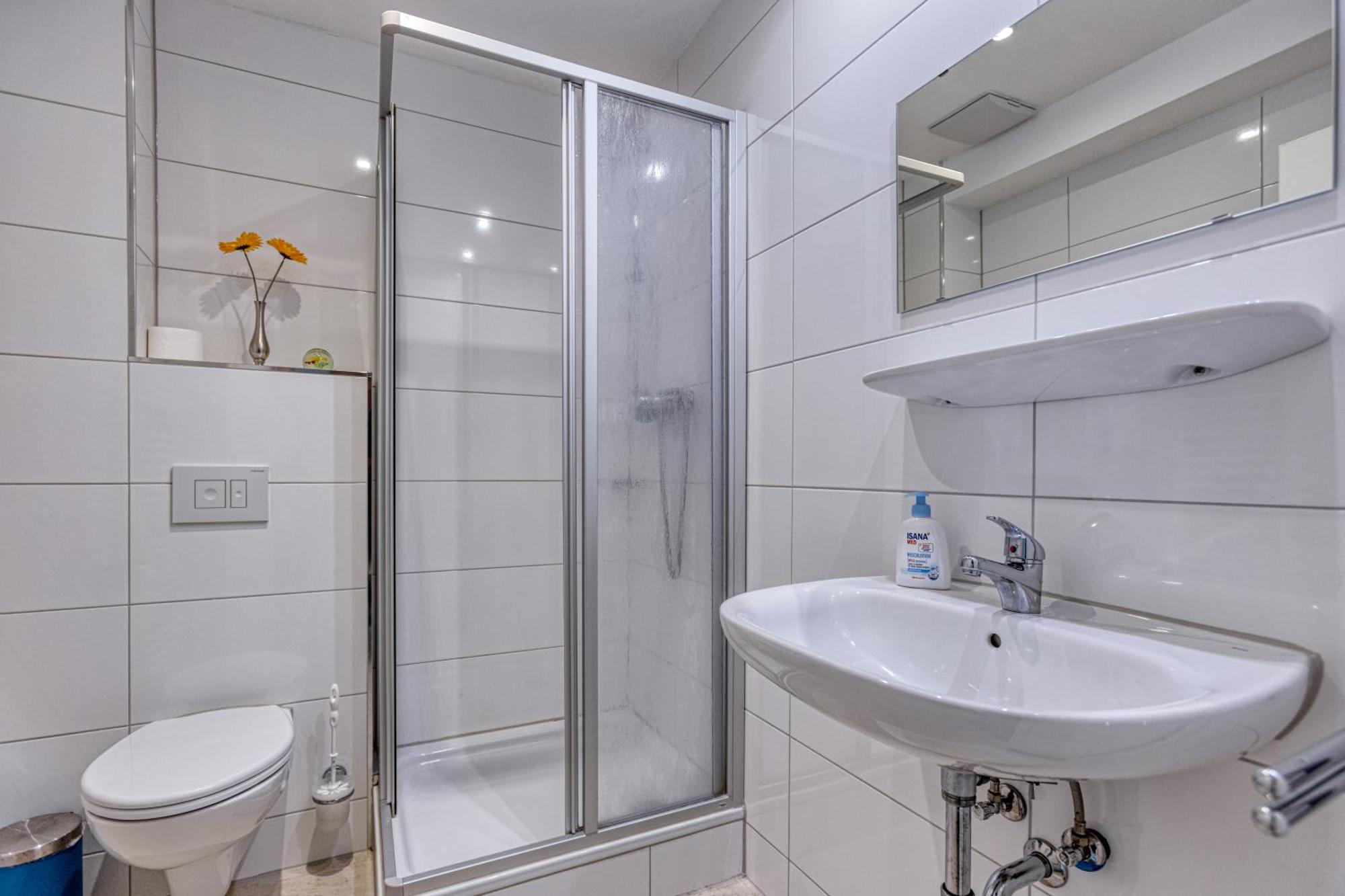 Touch Down Motel Lohmar Luaran gambar